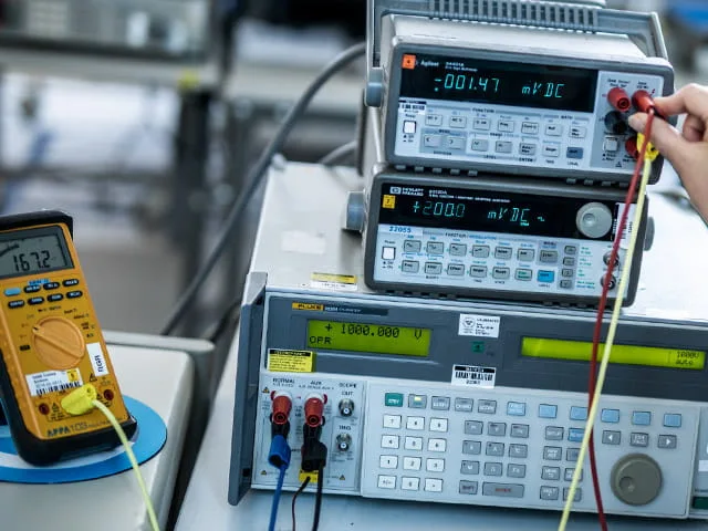 Technicien métrologie LMQ en laboratoire